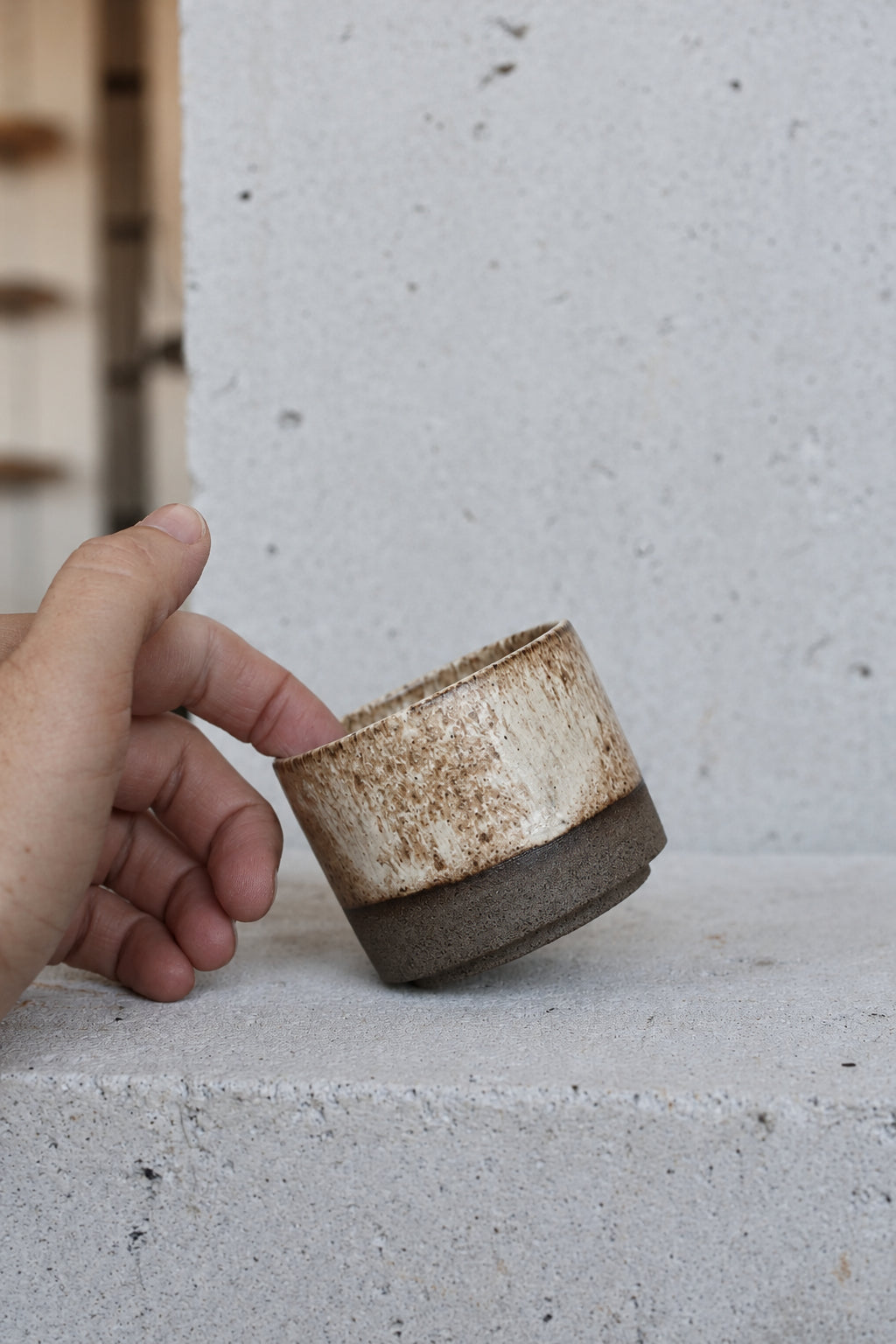 Small grey / sand cup