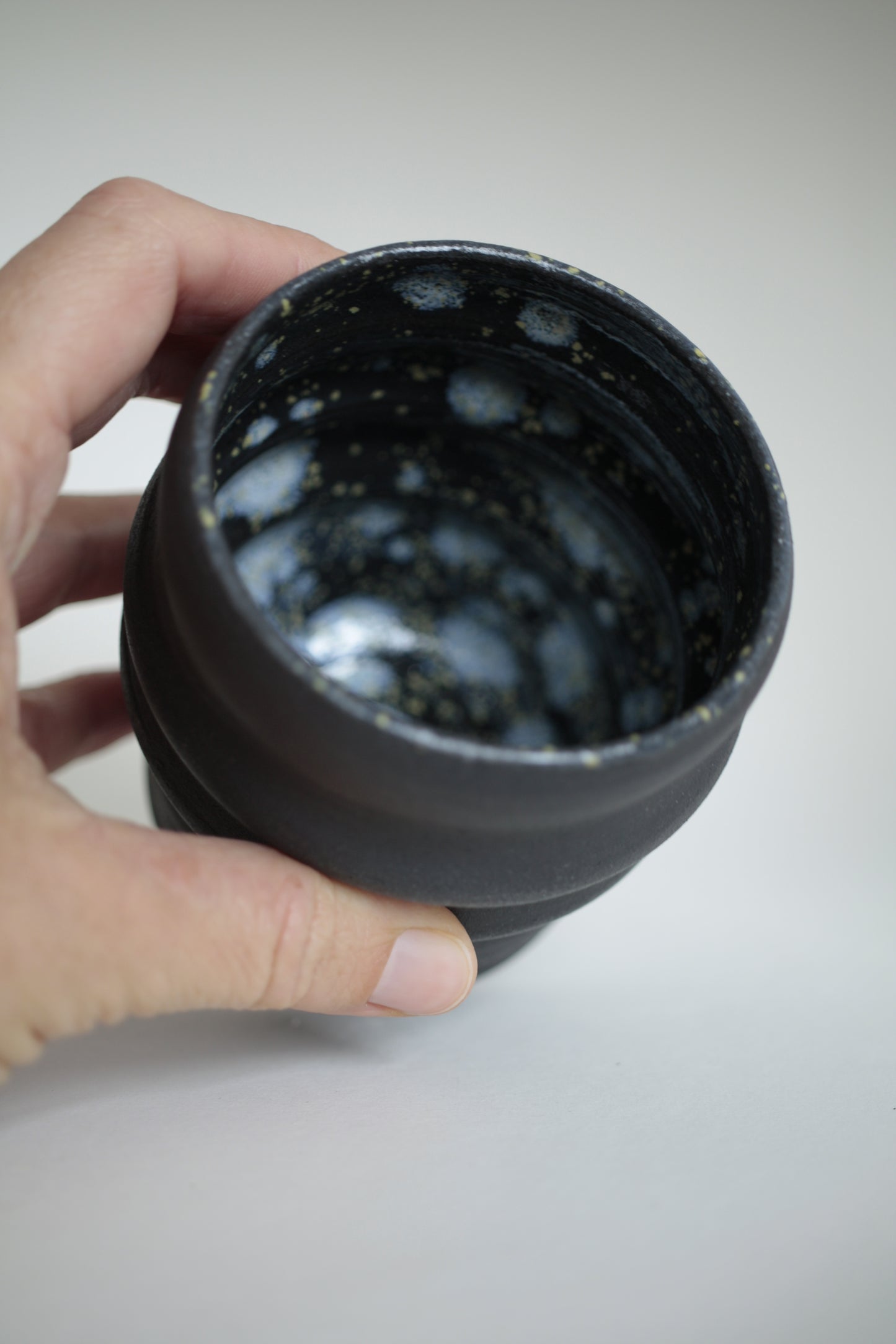 Black wavie cup