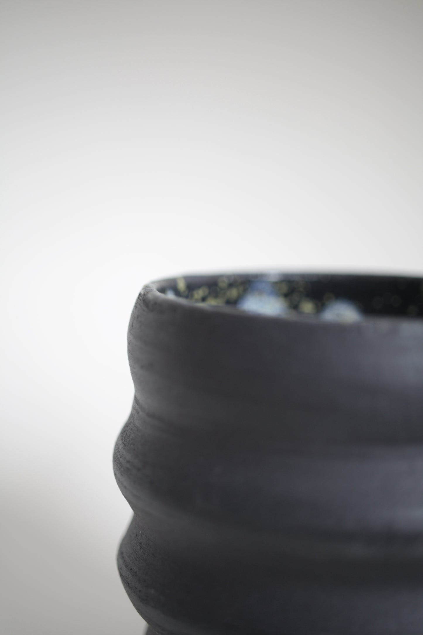 Black wavie cup