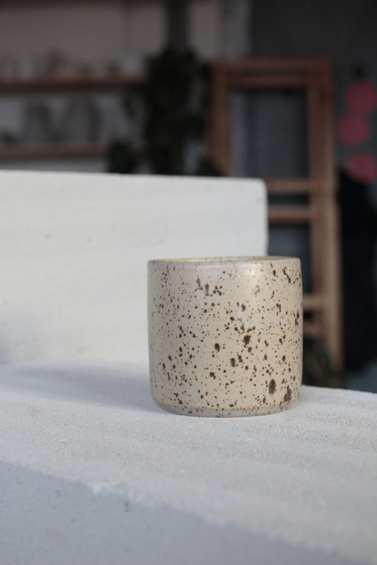 Veľký béžový pohárik 