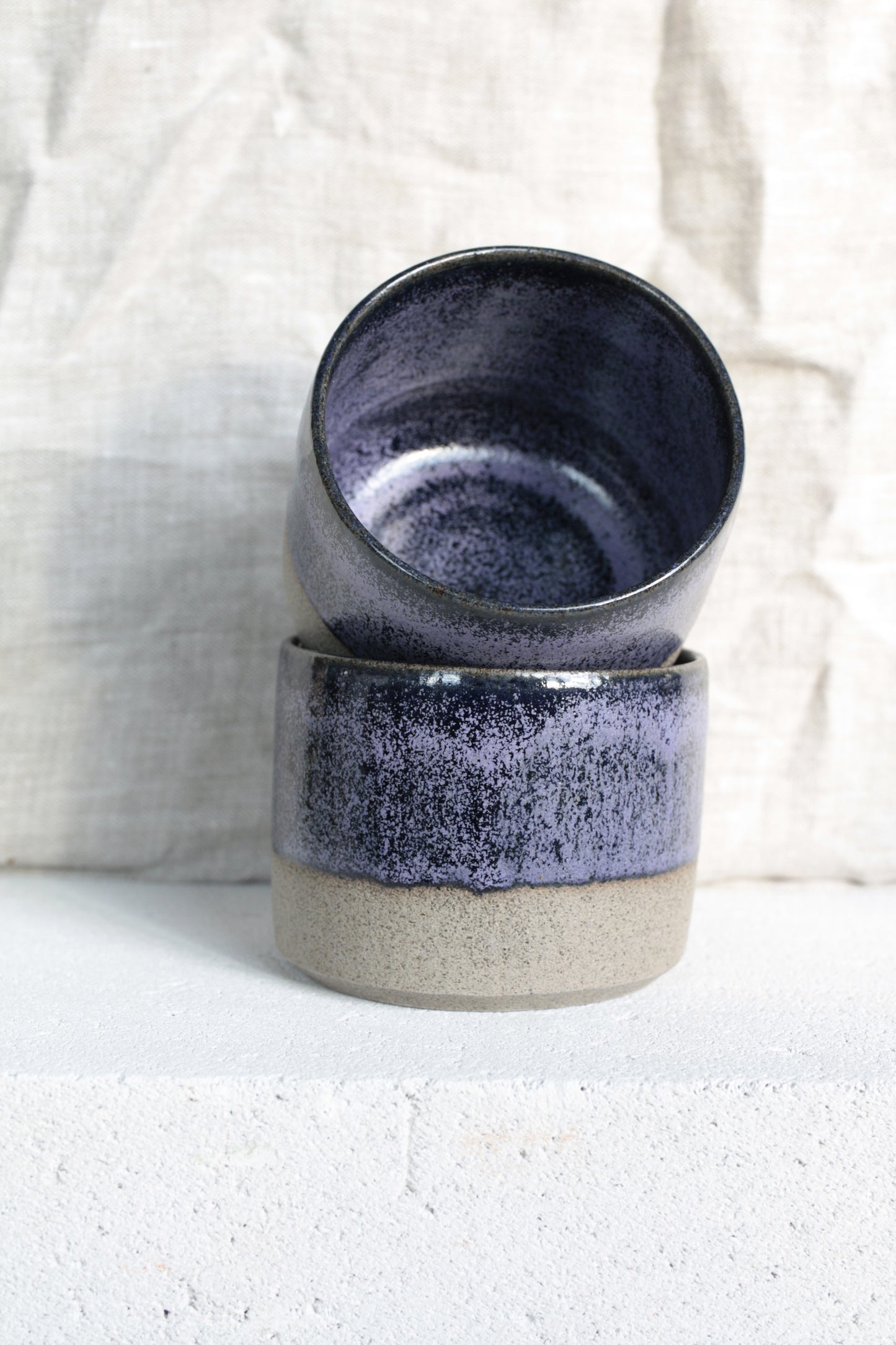 Medium purple/black cup