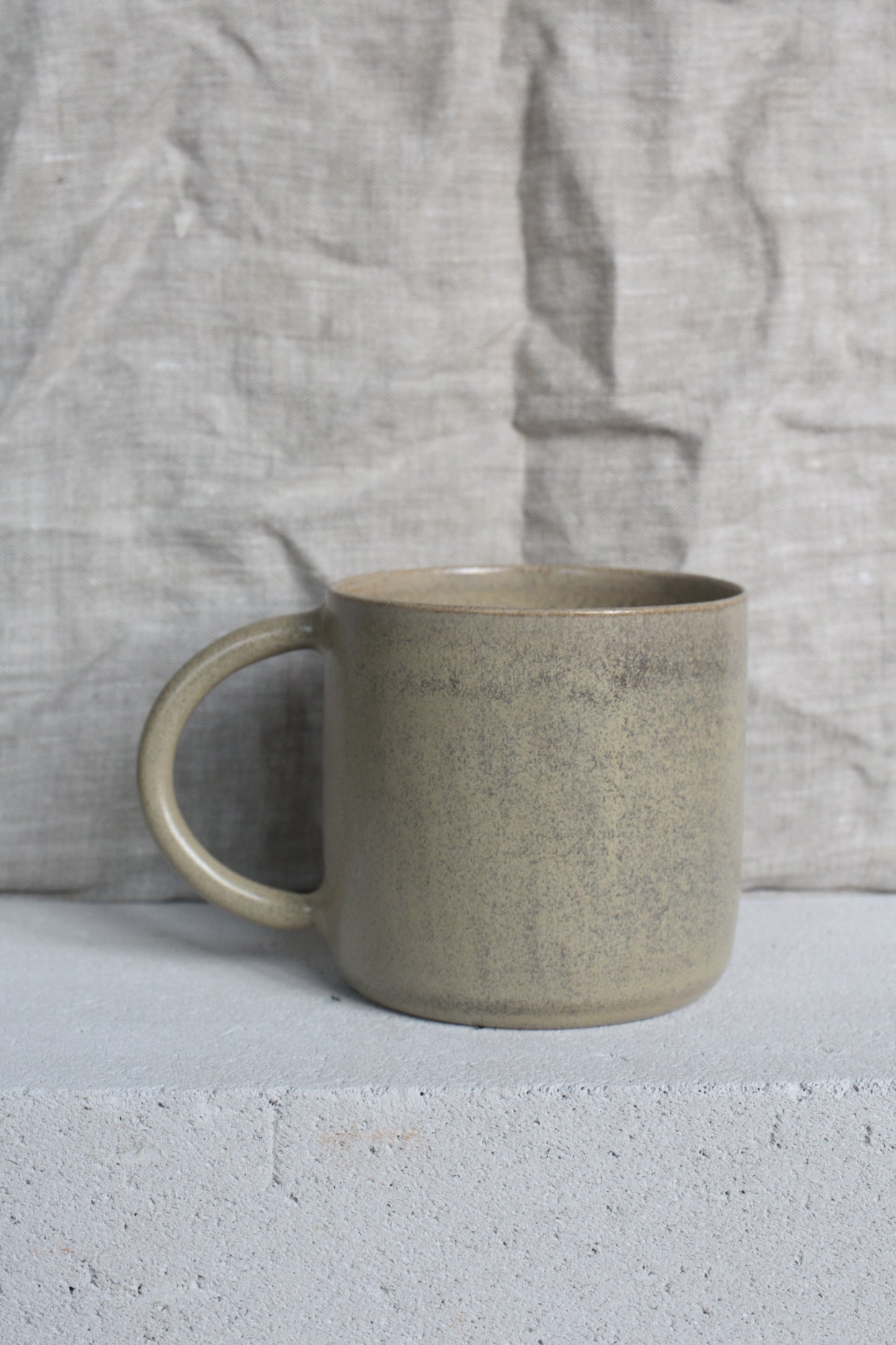 Large light brown/brown mug