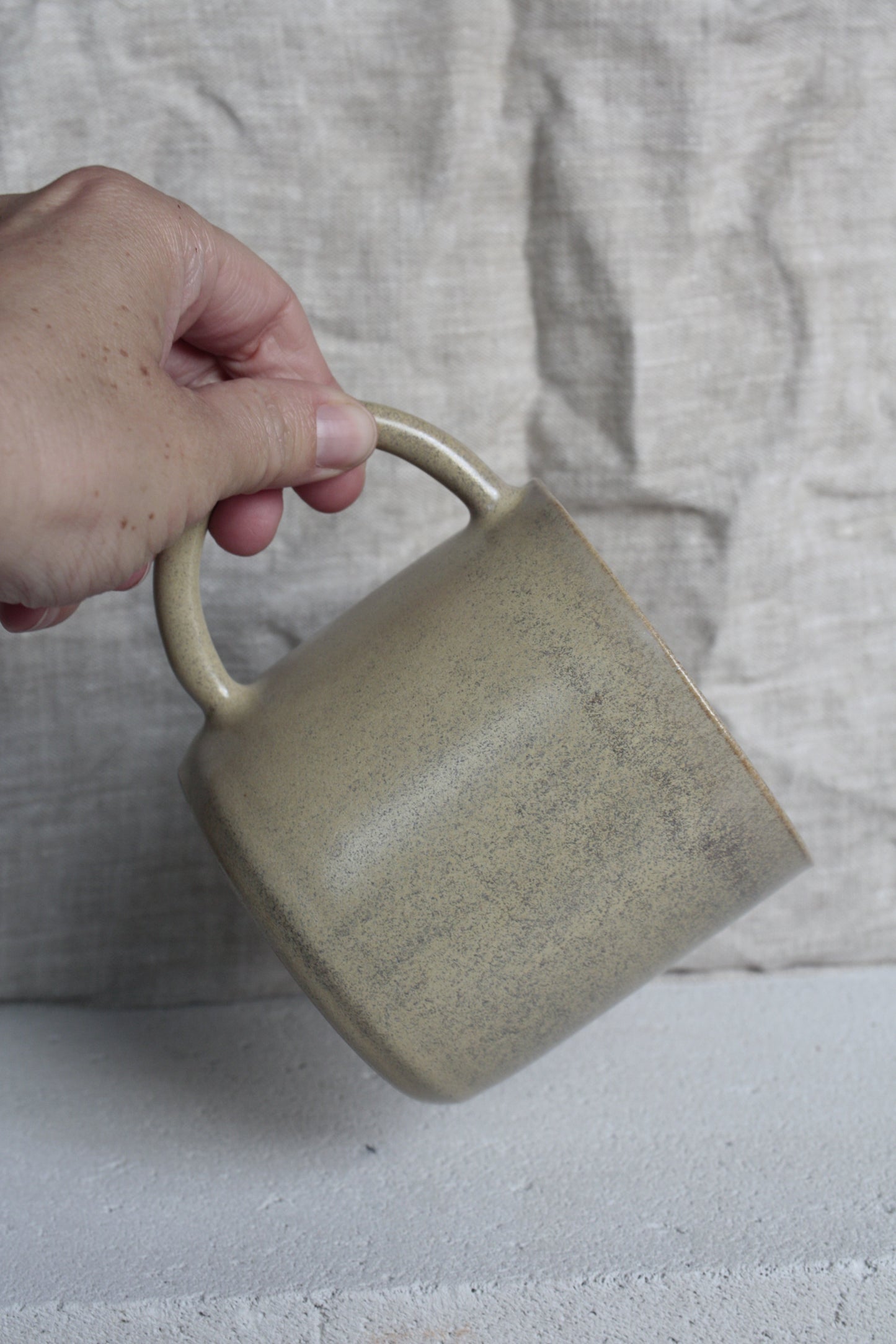 Large light brown/brown mug