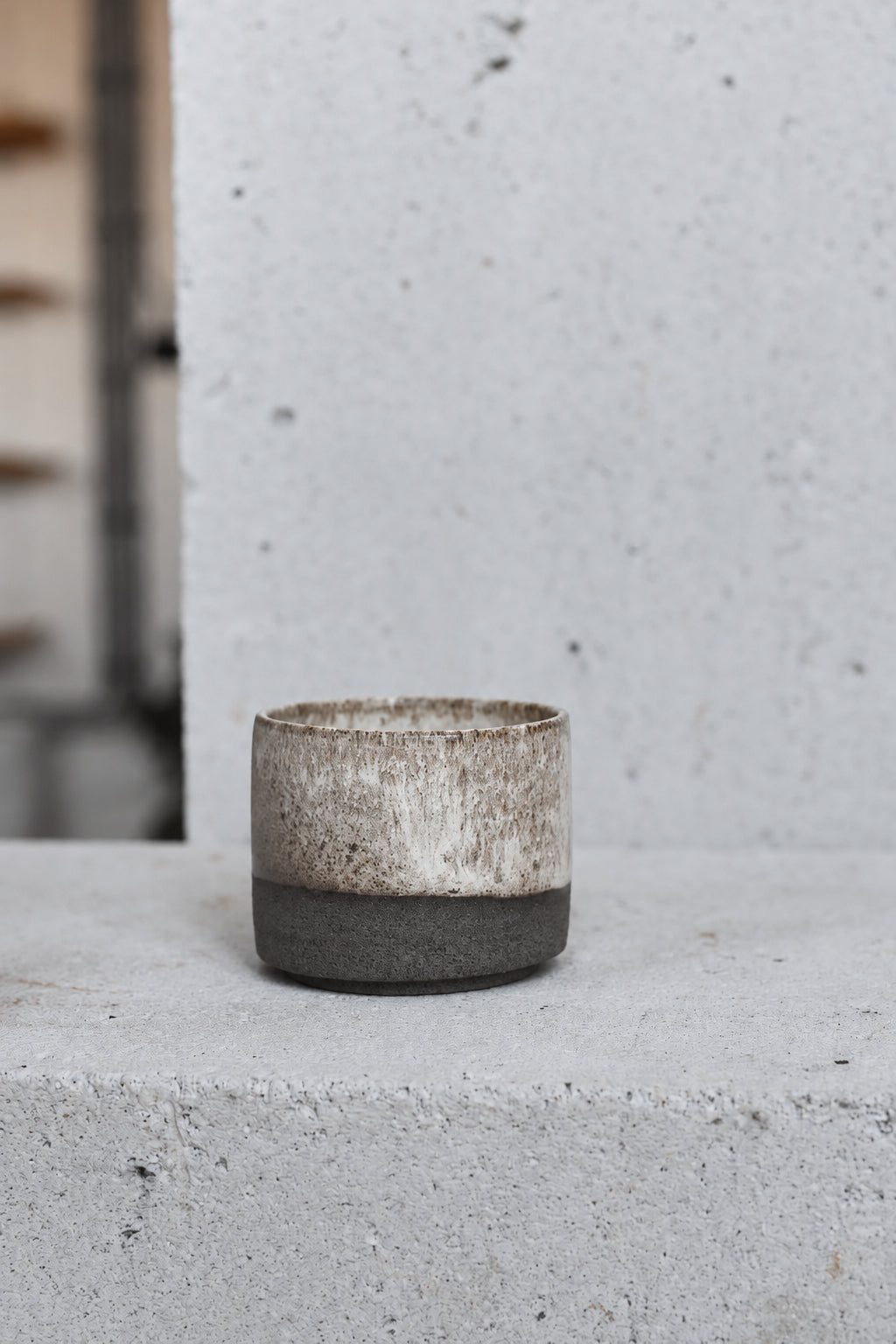 Small grey / sand cup