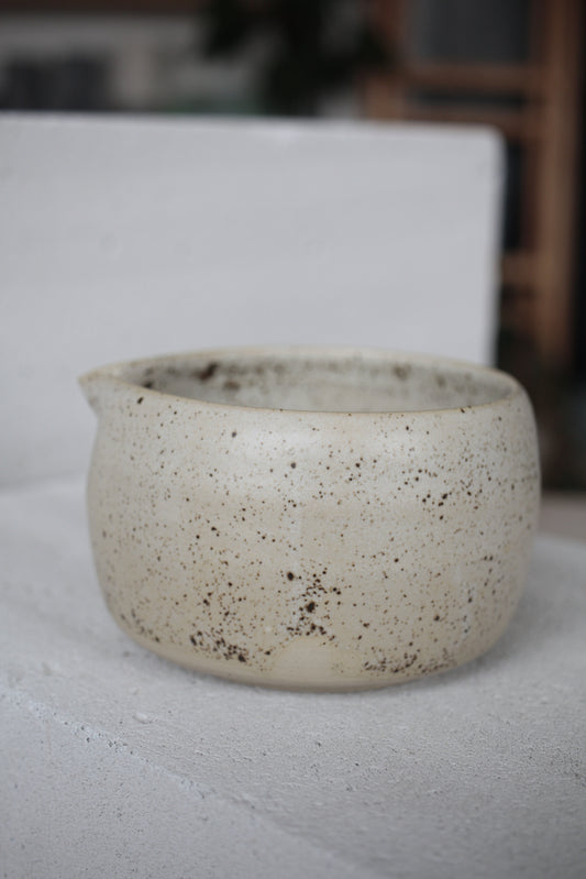 Béžová miska na matchu / kakao